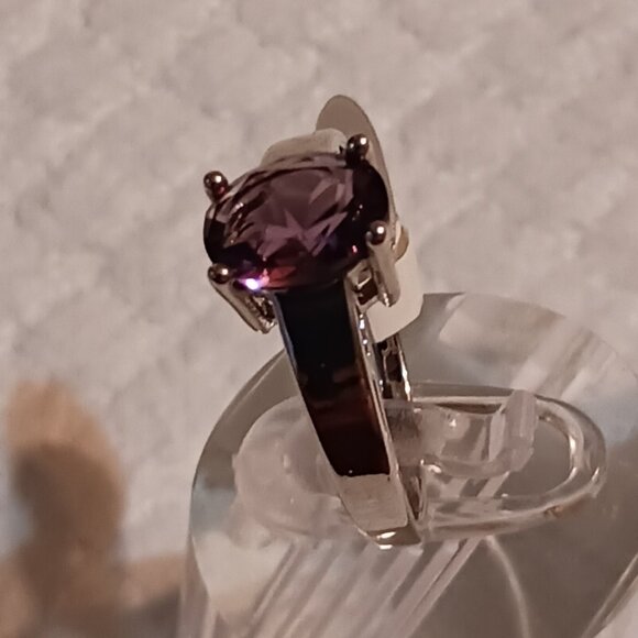 Purple Amethyst Silver Solitaire Fashion Ring Size 7 NWOT - Picture 8 of 16